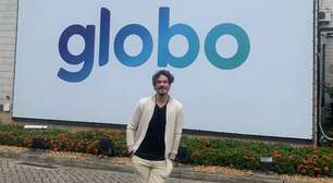 Ex-BBB Eliezer visita os Estúdios Globo e se anima com possível participação em novela