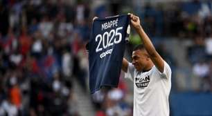 PSG anuncia renovação de Mbappé, que é ovacionado em Paris