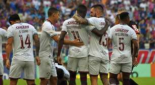 Fábio brilha, Fluminense vence o Fortaleza e cola no G6 do Brasileirão