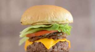 Confira 6 receitas de hambúrguer caseiro com carne e vegano