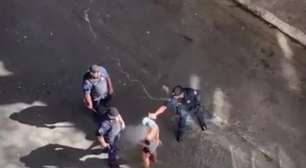 Guardas municipais agridem e jogam gás de pimenta em mulher na Cracolândia
