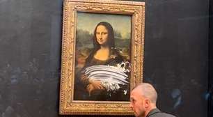 Louvre: visitante arremessa um bolo na Mona Lisa
