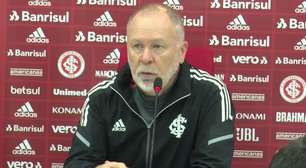 INTERNACIONAL: Mano Menezes explica decisão de começar com De Pena no banco e defende: "Não temos nenhum jogador que não possa ficar no banco ou que não possa jogar"