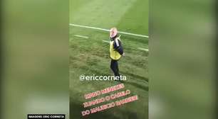 Resenha com torcedor! Mano Menezes viraliza ao zoar cabelo de Barbieri, técnico do RB Bragantino