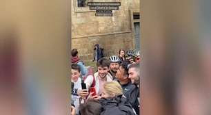 Ronaldo é recebido por multidão em Compostela
