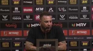 ATLÉTICO-MG: Abraçado pelo elenco! Mohamed agradece jogadores por esforço na vitória sobre o Flamengo: "Todos querem que a gente fique aqui por muito tempo"