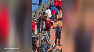 Torcedor do Cerro Porteño imita macaco em jogo da Libertadores contra o Palmeiras