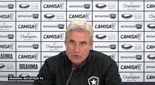 BOTAFOGO: Luis Castro vê desconcentração da equipe durante duelo contra o América-MG: "O jogo não foi nada daquilo que imaginamos"