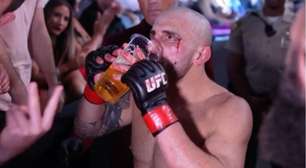 VÍDEO: Campeão do UFC faz 'vira-vira' em cerveja de fã