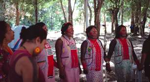 Mulheres indígenas se unem para marchar por direitos