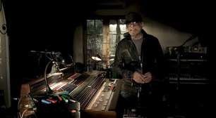 Daniel Lanois, de trabalhos com U2 e Bob Dylan, assina com a BMG