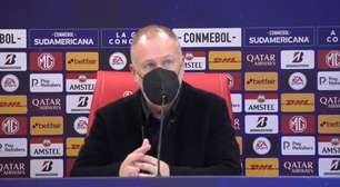 INTERNACIONAL: Mano Menezes exalta bom preparo da equipe após a vitória de virada sobre o Colo-Colo: "Lutaram até o fim"