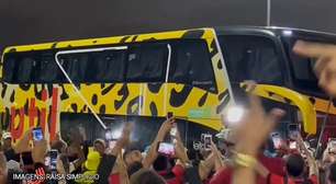 "Isso vai virar um inferno!" Ônibus com jogadores do Atlético é 'recepcionado' por flamenguistas no Maracanã