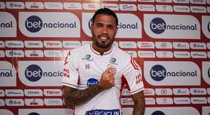Fazendo muitos elogios ao Náutico, atacante Jonathas é apresentado