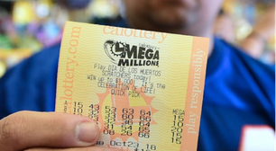 Mega Millions: ninguém acerta números de loteria e prêmio sobe para R$ 4,3 bilhões