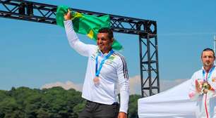 Após ouro no sábado, Isaquias Queiroz é prata em Mundial de canoagem