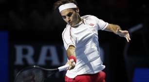 Após 8 anos, Federer cumpre promessa e enfrenta jovem fã