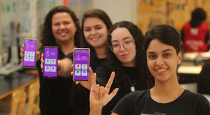 Professora e ex-alunas criam app de 'tradução simultânea' para a língua dos sinais