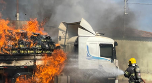 Carreta pega fogo na BR-060 em Anápolis (GO)
