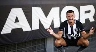 Torcedor assumido, Gabriel Pires se diz feliz em jogar no Botafogo: 'É o clube do meu coração. Vou dar a vida'