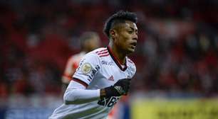 Bruno Henrique, do Flamengo, detona árbitro de jogo contra o Athletico nas redes sociais