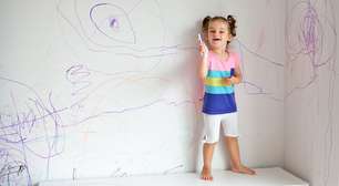 Parede suja de giz de cera? Saiba como limpar de forma simples