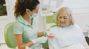 Perda de dentes: implante dentário ou prótese, qual o melhor?