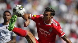 Benfica vence Famalicão e segue com 100% de aproveitamento no Português