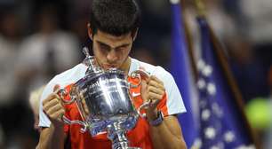 Alcaraz bate Ruud, é campeão do US Open, vira nº 1 e faz história no tênis