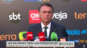 Bolsonaro se irrita ao comentar reportagens sobre imóveis e ameaça processar por 'falsa comunicação'