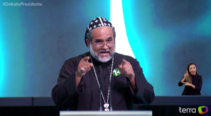 Padre Kelmon rebate jornalista que questionou sobre ser 'linha auxiliar' de Bolsonaro: "Você que está dizendo"