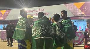 Grupo de sauditas adere torcida pelo Brasil e aprende até português para provocar argentinos