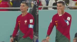 Cristiano Ronaldo pega 'lanche' dentro do calção e chama atenção dos torcedores; assista