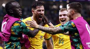 Austrália vence e se junta à França nas oitavas da Copa; Aline Küller analisa cenários