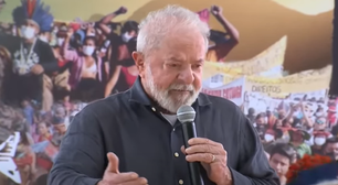 'Precisamos demarcar terras indígenas logo, antes que pessoas se apoderem dela', diz Lula