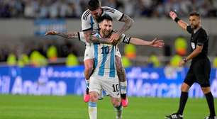 Jogadores da Argentina provocam a Seleção Brasileira em celebração do título da Copa: 'Está morta!'