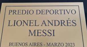 Lionel Messi é homenageado pela AFA e nomeia CT da seleção argentina em Ezeiza