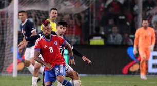 Chile conta com falha de goleiro do Paraguai e vence amistoso com gol no fim