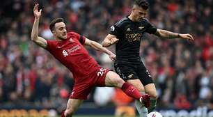 Em jogo emocionante, Arsenal e Liverpool ficam no empate em dia inspirado para os brasileiros