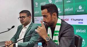 Com bom humor, Nenê é apresentado no Juventude