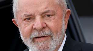 Lula diz que Bolsonaro 'fala asneira' ao acusar PF de perseguição