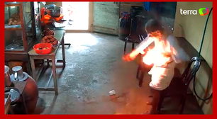 Celular pega fogo e explode no bolso de idoso na Índia