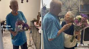 Vídeo: vovô surpreende esposa com flores no seu aniversário de 90 anos: "seguem apaixonados"