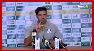 'Peço desculpas se me excedi', diz Abel Ferreira após tomar celular de jornalista