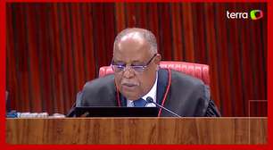 Em julgamento no TSE, relator vota por condenar e tornar Bolsonaro inelegível