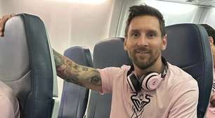 Após garantir classificação do Inter Miami, Messi posta foto em voo na classe econômica e viraliza
