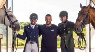 Neymar se torna padrinho de seleção brasileira de adestramento, antes de estreia pelo Al-Hilal