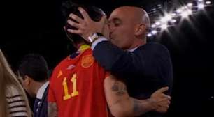 Jenni Hermoso pede "medidas exemplares" contra presidente da Federação Espanhola após beijo