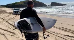 Surfista perde uma perna após luta com tubarão de 4 metros