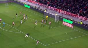 VÍDEO: Trave salva o Corinthians quatro vezes no jogo; travessão duas nos pênaltis
